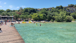 Photo de Spiaggia Lido delle Bionde entouré de montagnes