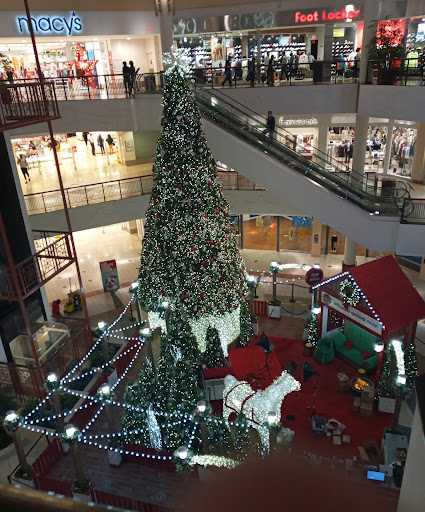 Shopping Mall «Willow Grove Park Mall», reviews and photos, 2500 W Moreland Rd, Willow Grove, PA 19090, USA