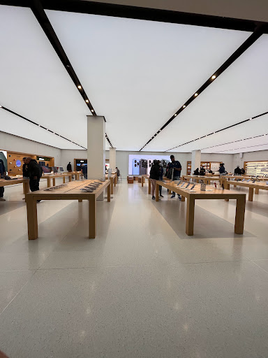 Computer Store «Apple Pentagon City», reviews and photos, 1100 S Hayes St, Arlington, VA 22202, USA