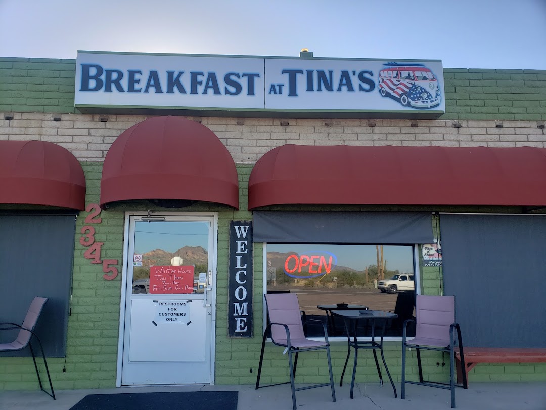 Breakfast at Tinas