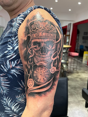 Art District Tattoo*****Premium Tattoo Shop & Piercing à Saint-Raphaël