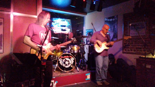 Blues Club «Brackins Blues Club», reviews and photos, 112 E Broadway Ave, Maryville, TN 37804, USA