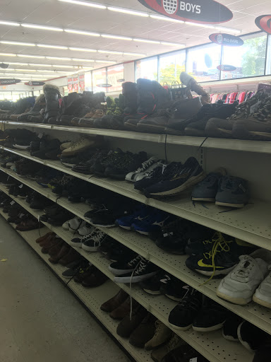 Thrift Store «Value World», reviews and photos, 11900 Detroit Ave, Lakewood, OH 44107, USA