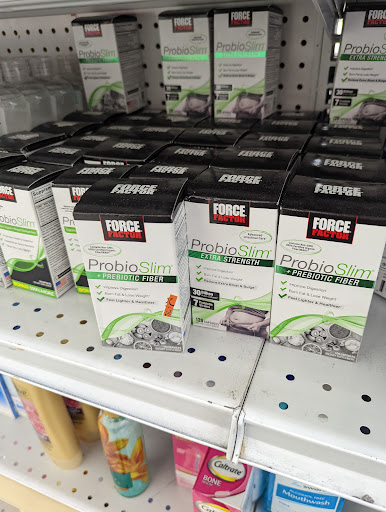 Thrift Store «Volunteers of America Thrift Store– West Henderson Road», reviews and photos, 1824 Henderson Rd, Columbus, OH 43220, USA