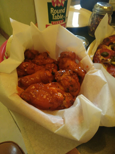 Pizza Restaurant «Round Table Pizza», reviews and photos, 4007 E Ocean Blvd, Long Beach, CA 90803, USA