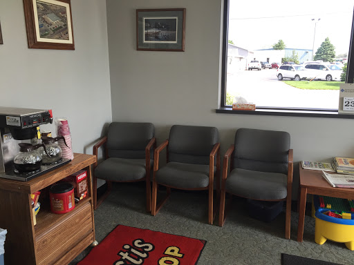 Auto Glass Shop «Eustis Body Shop», reviews and photos, 720 Central Ave, Kearney, NE 68847, USA