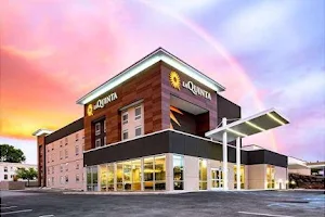 La Quinta Inn & Suites by Wyndham Spokane Downtown image