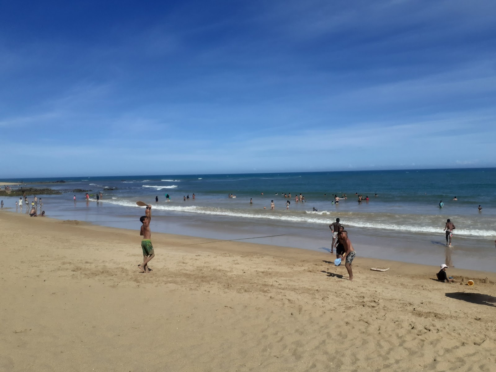 Castelhanos Plajı'in fotoğrafı - rahatlamayı sevenler arasında popüler bir yer