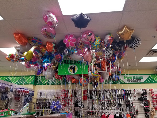 Dollar Store «Dollar Tree», reviews and photos, 2910 Market Pl, Onalaska, WI 54650, USA