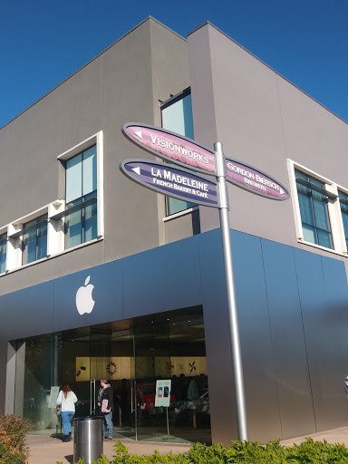 Computer Store «Apple SanTan Village», reviews and photos, 2218 E Williams Field Rd, Gilbert, AZ 85295, USA