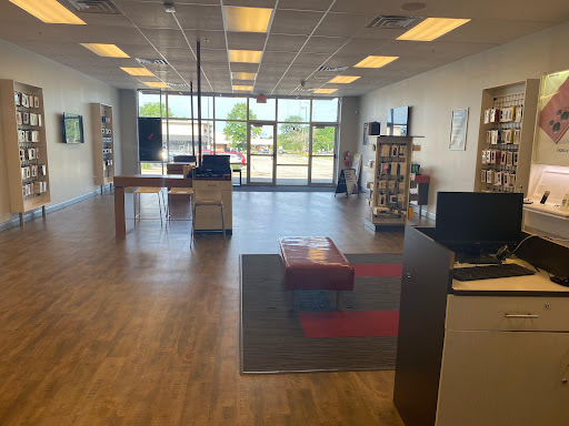 Cell Phone Store «Verizon Authorized Retailer, TCC», reviews and photos, 11 5th St SE, Barberton, OH 44203, USA