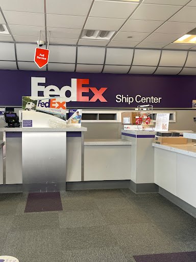 Shipping and Mailing Service «FedEx Ship Center», reviews and photos, 775 Summer St, South Boston, MA 02127, USA
