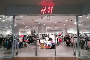 H&M image