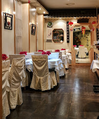Atmosphère du Restaurant de cuisine fusion asiatique LE NOUVEL IRIS D OR à Senlis - n°8