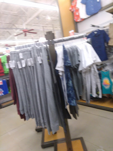 Clothing Store «Old Navy», reviews and photos, 43 Middlesex Turnpike, Burlington, MA 01803, USA