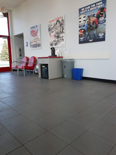 Tire Shop «Discount Tire Store - Maple Grove, MN», reviews and photos, 16485 County Rd 30, Maple Grove, MN 55311, USA