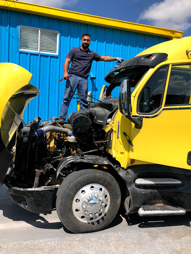 Auto Glass Shop «Atlas Auto Glass», reviews and photos, 716 Fairview St, Houston, TX 77006, USA