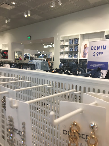 Clothing Store «H&M», reviews and photos, 11401 NW 12th St, Miami, FL 33172, USA