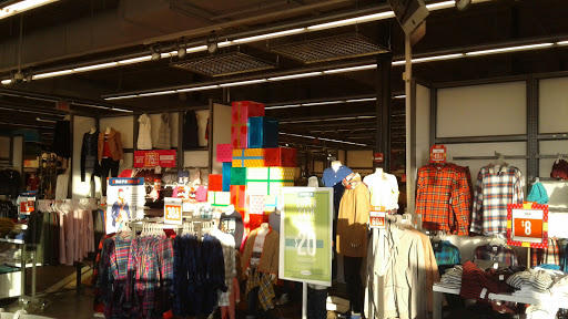 Clothing Store «Old Navy», reviews and photos, 880 Sunrise Hwy, Bay Shore, NY 11706, USA