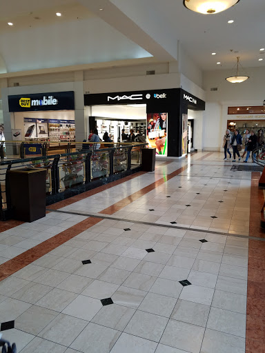 MAC Cosmetics, 4325 Glenwood Ave, Raleigh, NC 27612, USA, 