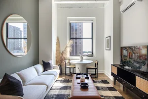 Blueground | Furnished Apartments in Chicago image