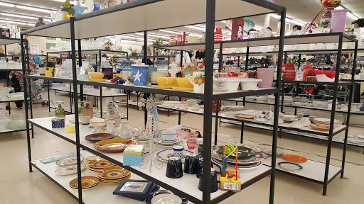 Thrift Store «Thrift Town», reviews and photos, 1516 S Westmoreland Rd, Dallas, TX 75211, USA