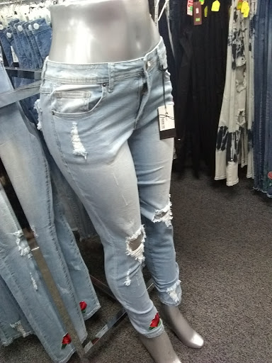 Shopping Mall «Uni-Dale Mall», reviews and photos, 608 University Ave W, St Paul, MN 55103, USA