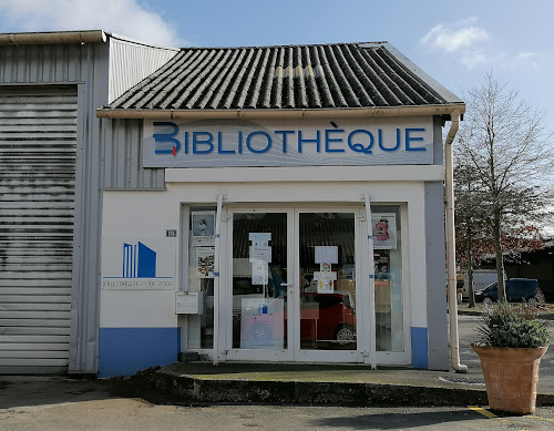 Bibliothèque à Daoulas
