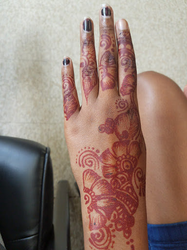 Beauty Salon «Deeba Beauty Salon», reviews and photos, 2752 W Devon Ave, Chicago, IL 60659, USA