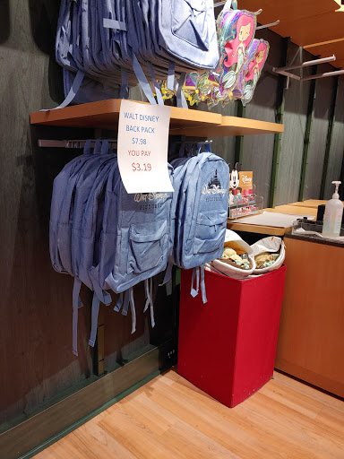 Toy Store «Disney Store», reviews and photos, 12401 Wayzata Blvd, Minnetonka, MN 55305, USA