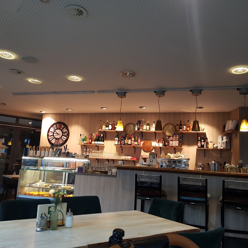 Delaf Café & Bistro
