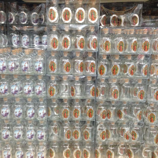 Party Store «CB Flowers & Crafts», reviews and photos, 2218 Maple Ave, Los Angeles, CA 90011, USA