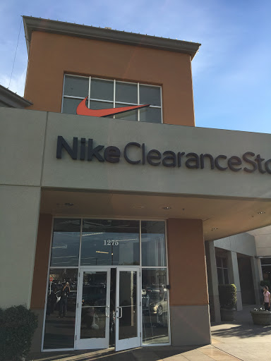 Sporting Goods Store «Nike Clearance Store», reviews and photos, 1275 Marina Blvd, San Leandro, CA 94577, USA