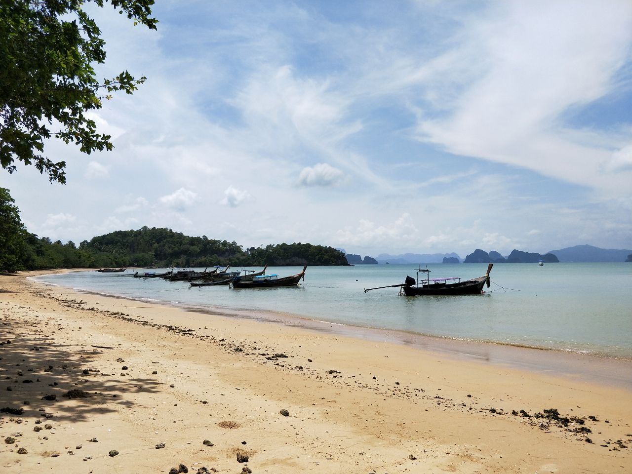 Fotografija Koh Yao Beach z svetel pesek površino