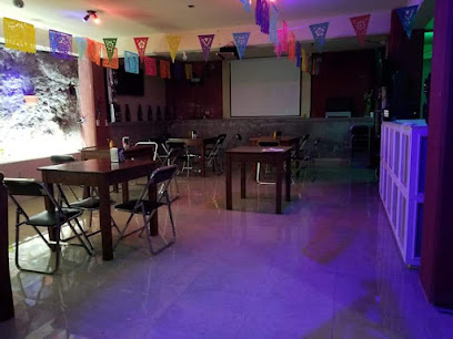 Bar Club El sotano - Porfirio Díaz 765, 68767 Santiago Xiacuí, Oax., Mexico