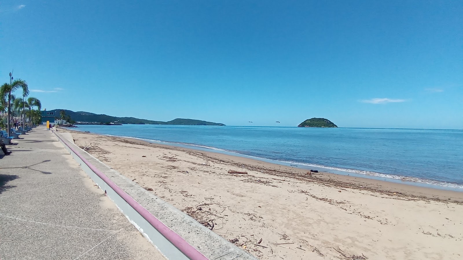 Foto van El Naranjo beach II met gemiddeld niveau van netheid