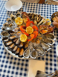 Huître du Restaurant de fruits de mer Coquillages Claude Les Grandes Halles Du vieux Port à Marseille - n°3