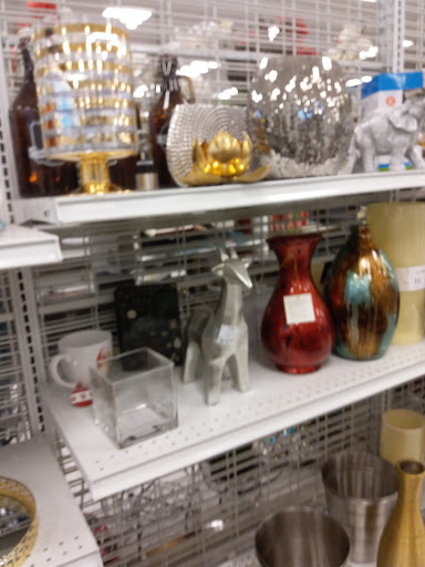 Clothing Store «Ross Dress for Less», reviews and photos, 1427 W Pipeline Rd, Hurst, TX 76053, USA