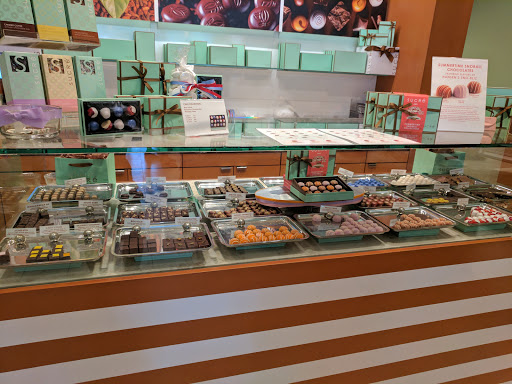 Dessert Shop «Sucré», reviews and photos, 3025 Magazine St, New Orleans, LA 70115, USA