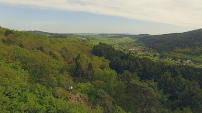La Roche de Lucenay-l'Évêque à Lucenay-l'Évêque