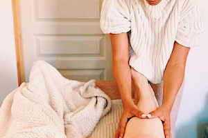 Roxane massages & energies image