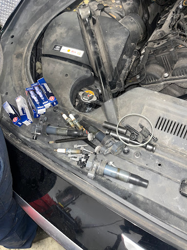 Auto Repair Shop «Fast Lane», reviews and photos, 2443 W Davison St, Detroit, MI 48238, USA