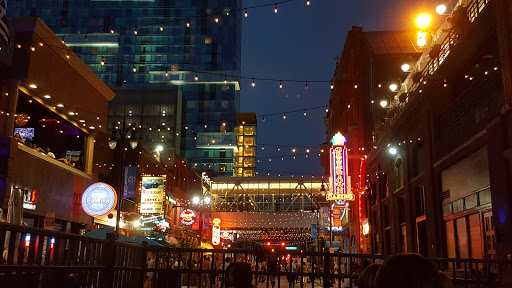 Restaurant «PizzaPapalis Taverna», reviews and photos, 553 Monroe Ave, Detroit, MI 48226, USA