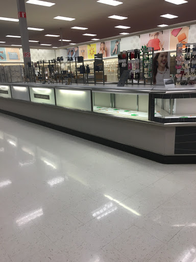 Department Store «Target», reviews and photos, 240 Market Dr, Elyria, OH 44035, USA