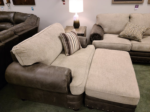 Furniture Store «Raymour & Flanigan Furniture and Mattress Store», reviews and photos, 1459 Niagara Falls Blvd, Amherst, NY 14228, USA