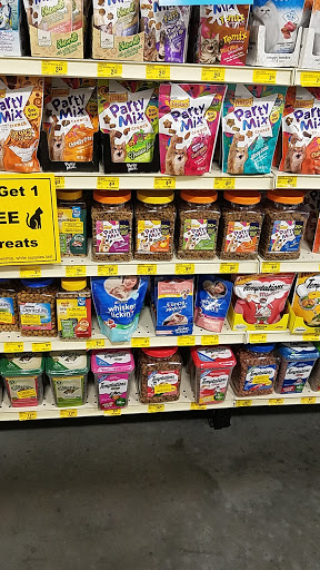 Pet Supply Store «PetSmart», reviews and photos, 625 W Crossville Rd, Roswell, GA 30075, USA