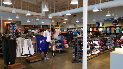 Clothing Store «Under Armour Factory House», reviews and photos, 100 Citadel Drive, Commerce, CA 90040, USA