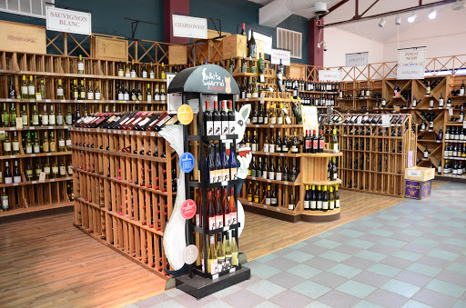 Liquor Store «Paris West Wood Wines & Liquor», reviews and photos, 1220 W Wood St, Paris, TN 38242, USA