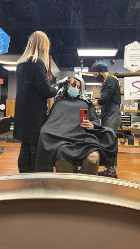 Beauty Salon «Sojourn Salon», reviews and photos, 29 S Randall Rd, North Aurora, IL 60542, USA