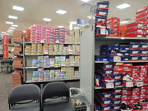 Shoe Store «Shoe Carnival», reviews and photos, 511 S Plano Rd, Richardson, TX 75081, USA